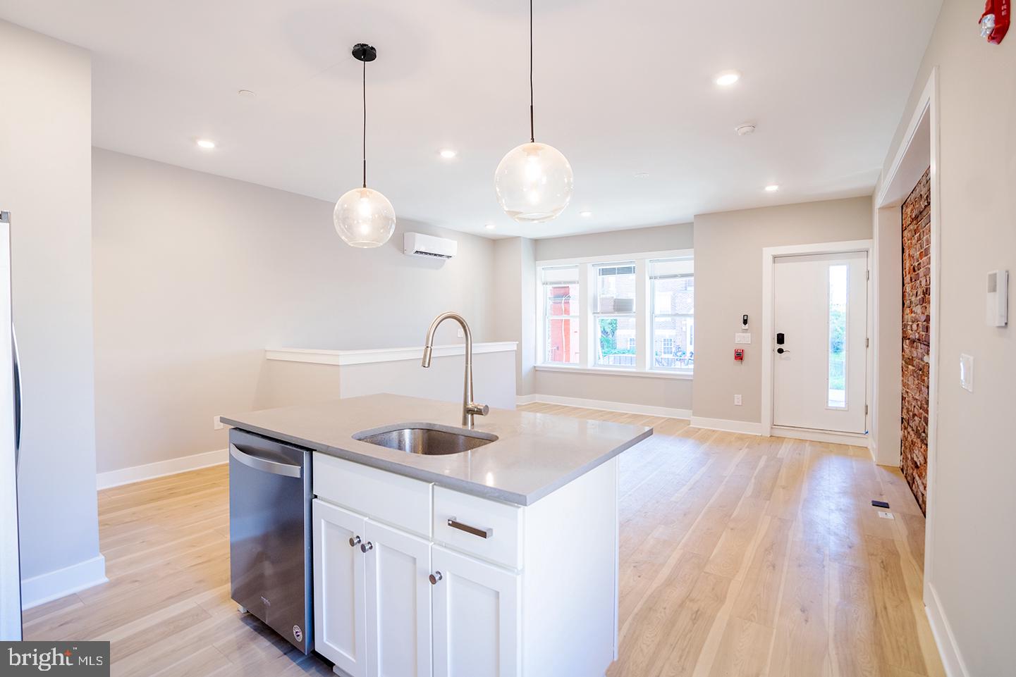 129 S 49TH ST #UNIT 1F