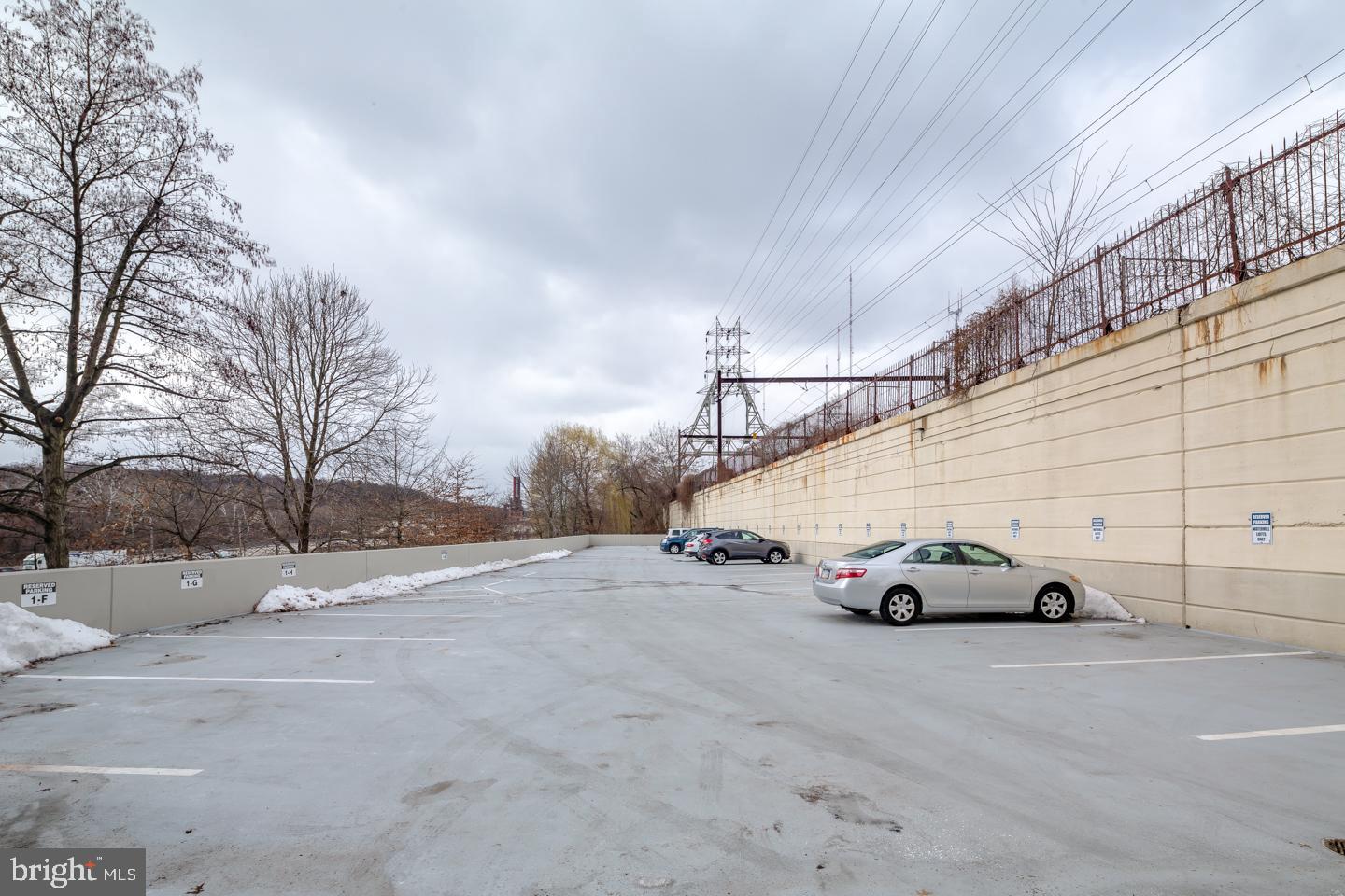 4 LEVERINGTON AVE #UNIT 209