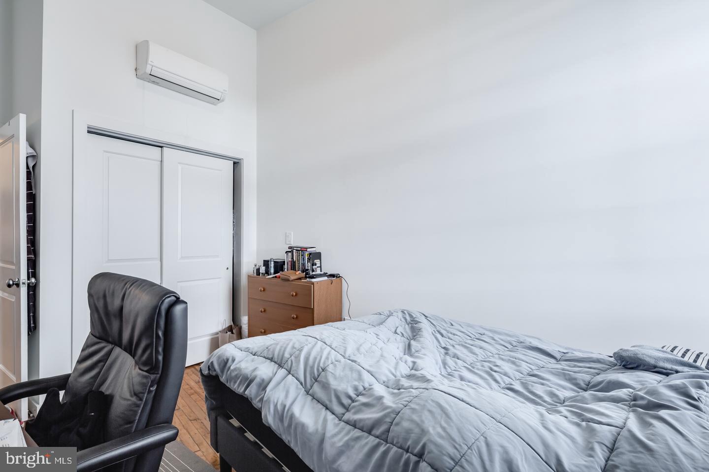 4 LEVERINGTON AVE #UNIT 209