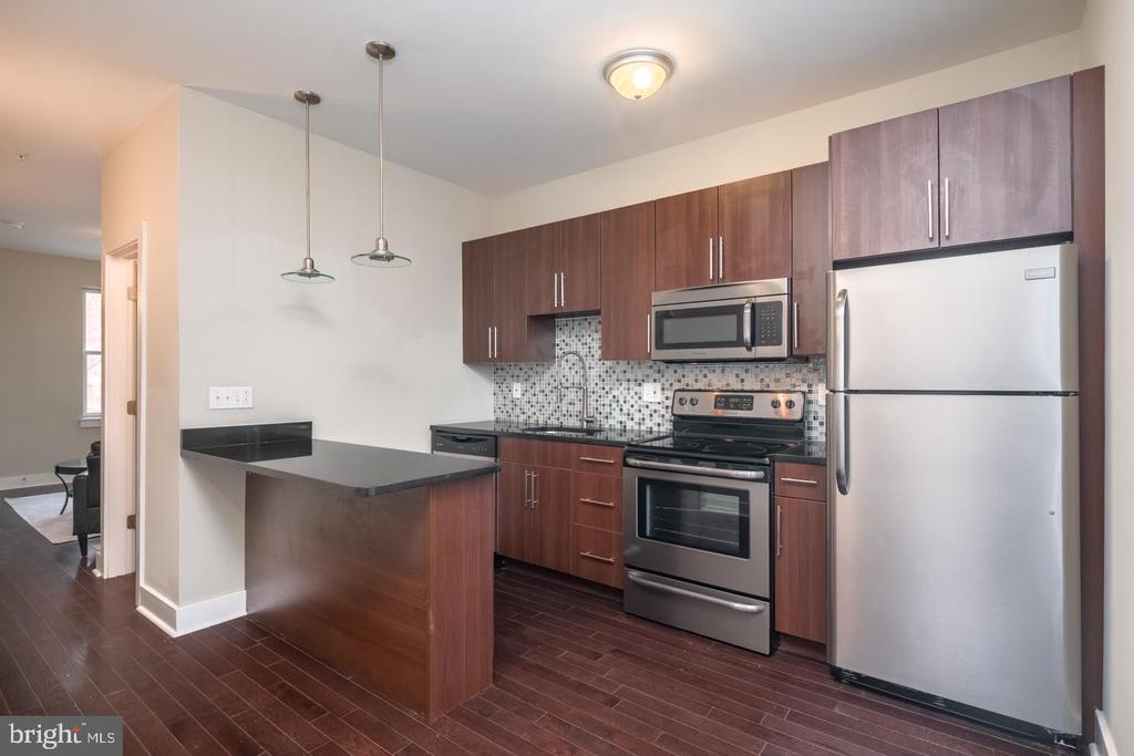 2012 W GIRARD AVE #UNIT 6A