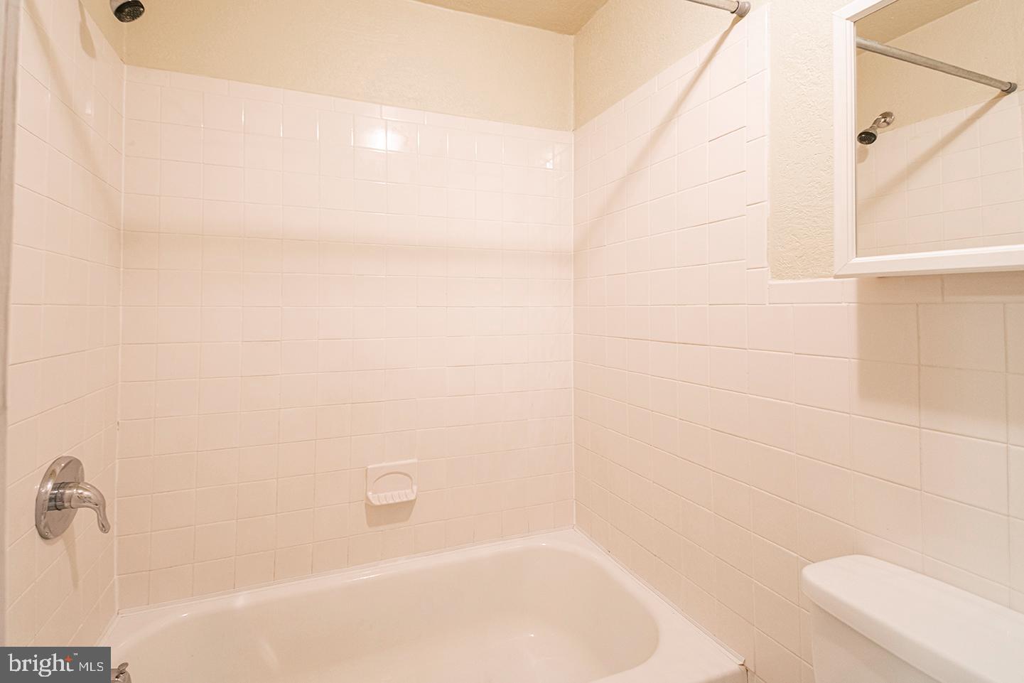 1635 E PASSYUNK AVE #REAR UNIT