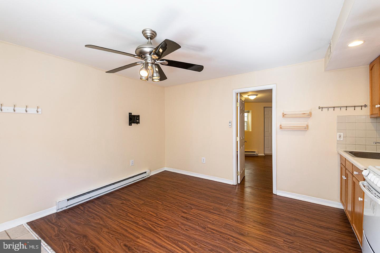 1635 E PASSYUNK AVE #REAR UNIT