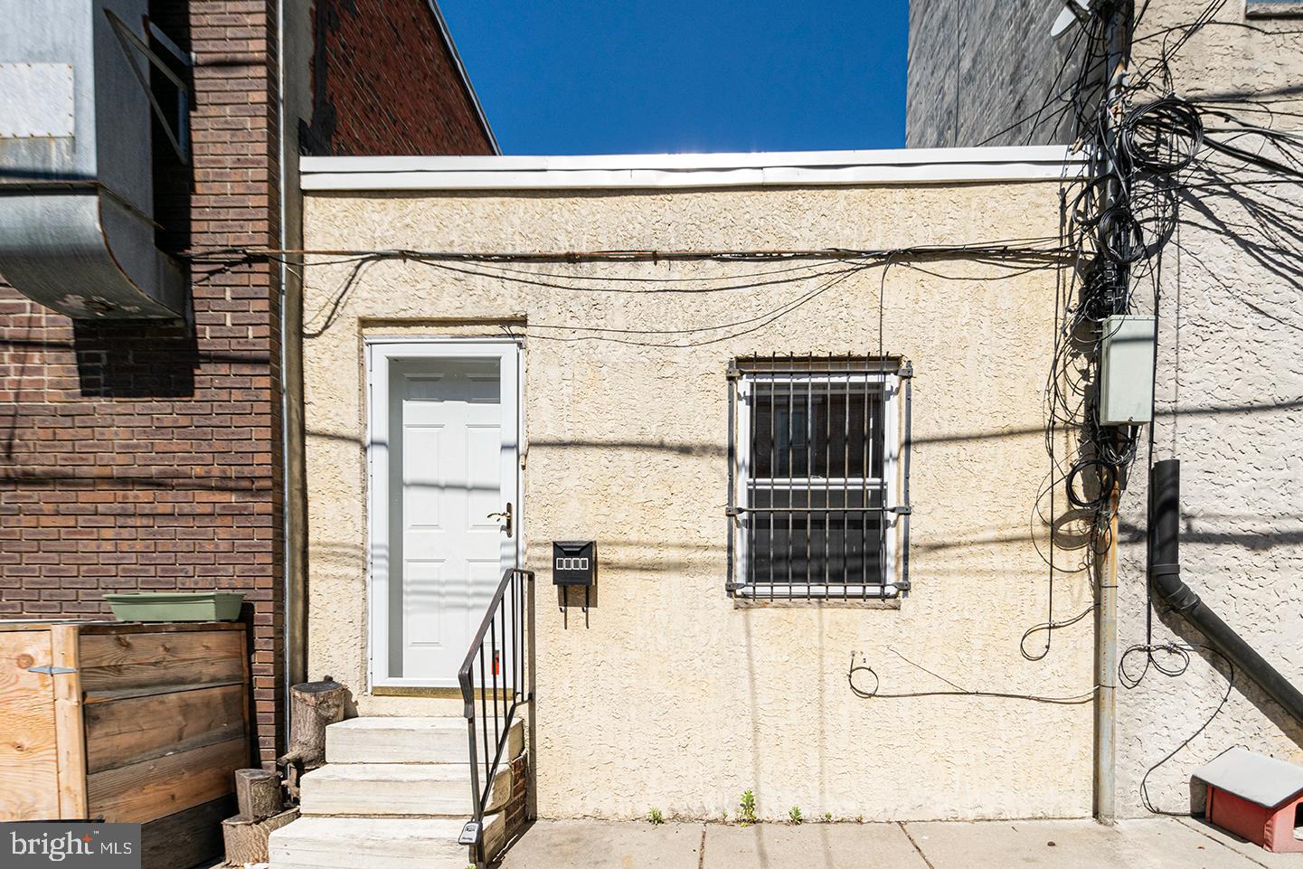 1635 E PASSYUNK AVE #REAR UNIT