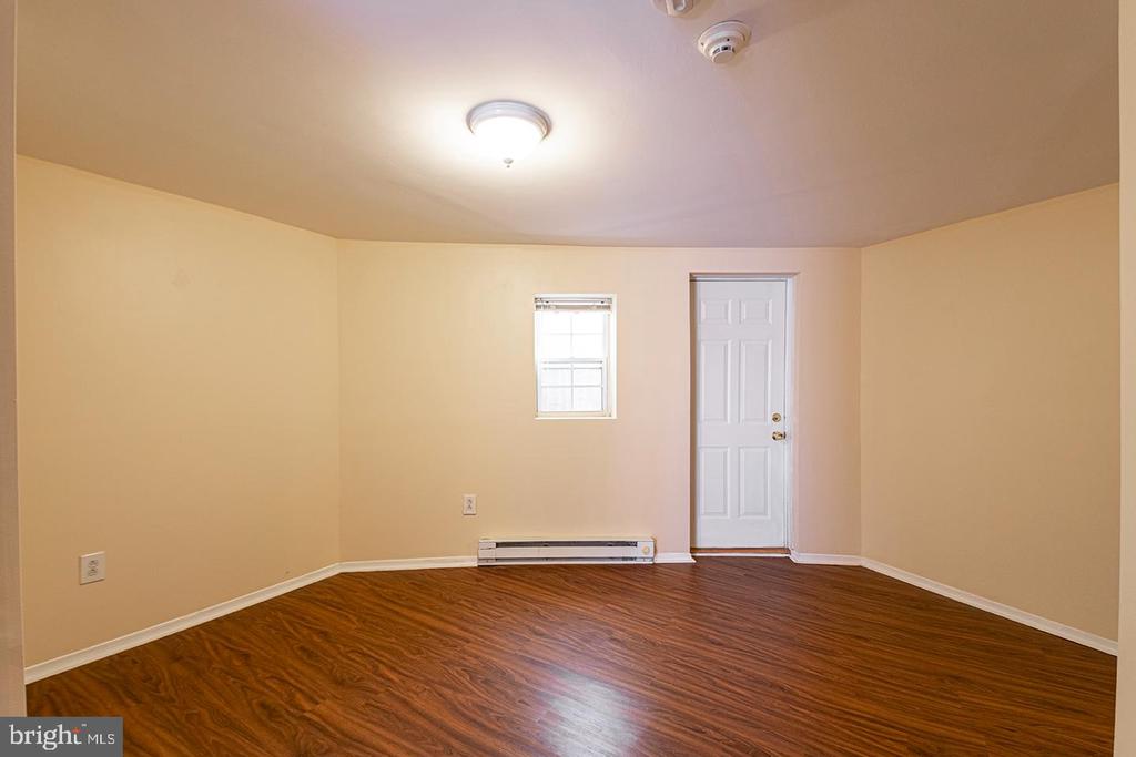 1635 E PASSYUNK AVE #REAR UNIT