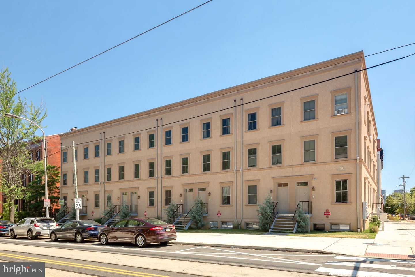 2012 W GIRARD AVE #UNIT 14B
