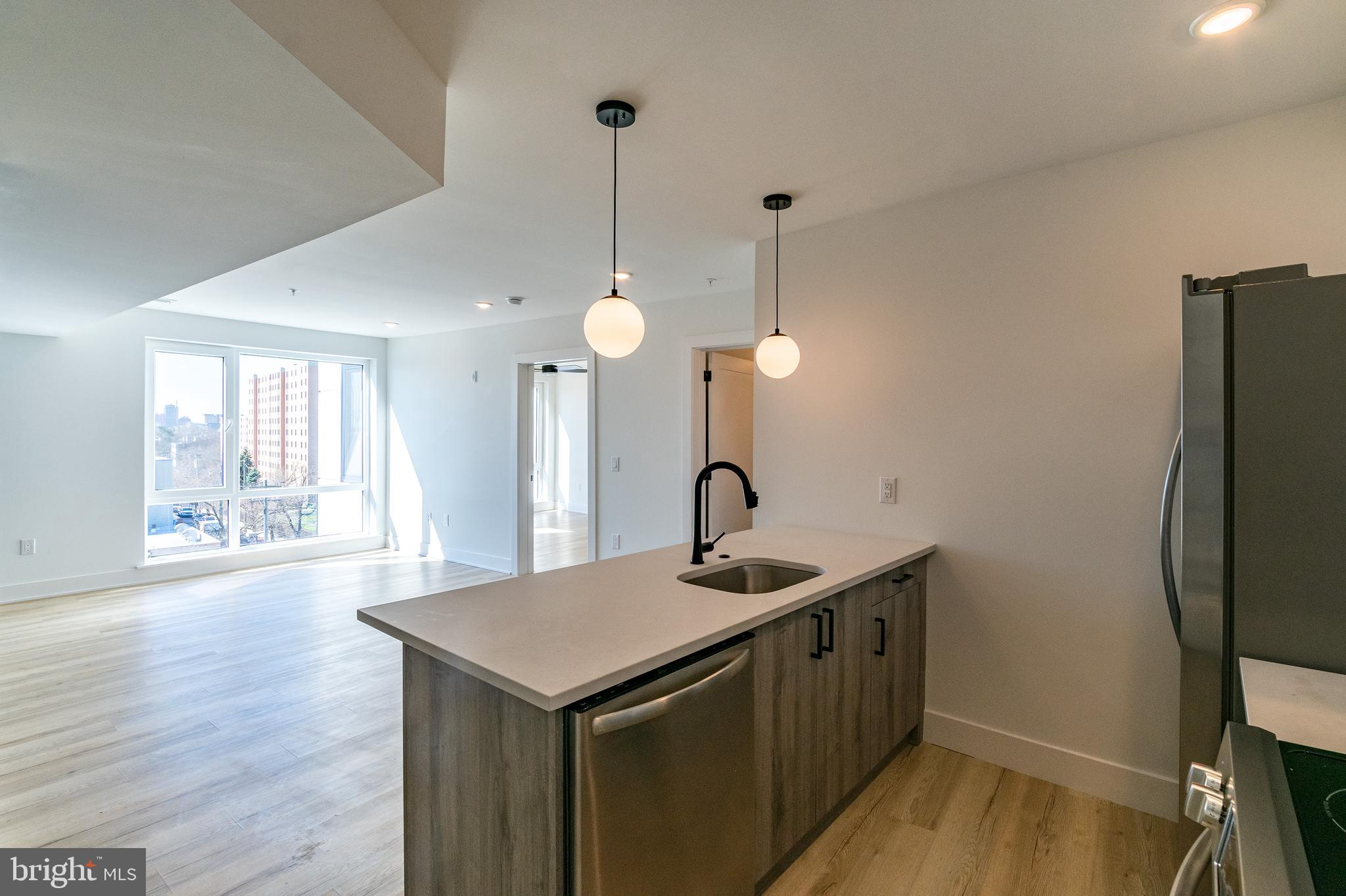 629 W GIRARD AVE #UNIT 401