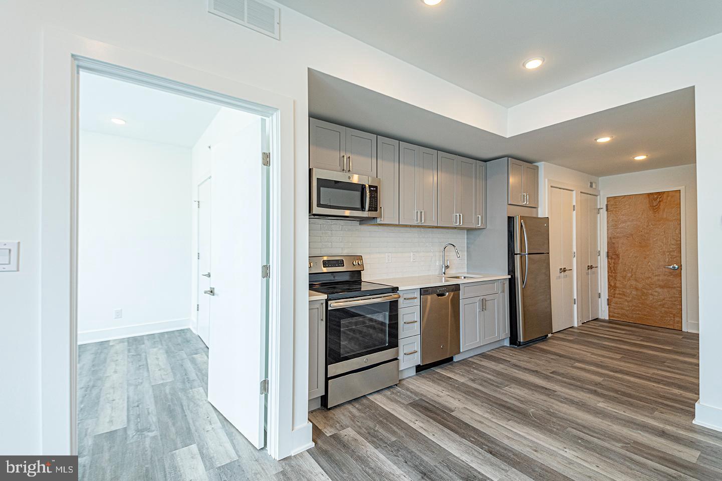 1245 RIDGE AVE #UNIT 409