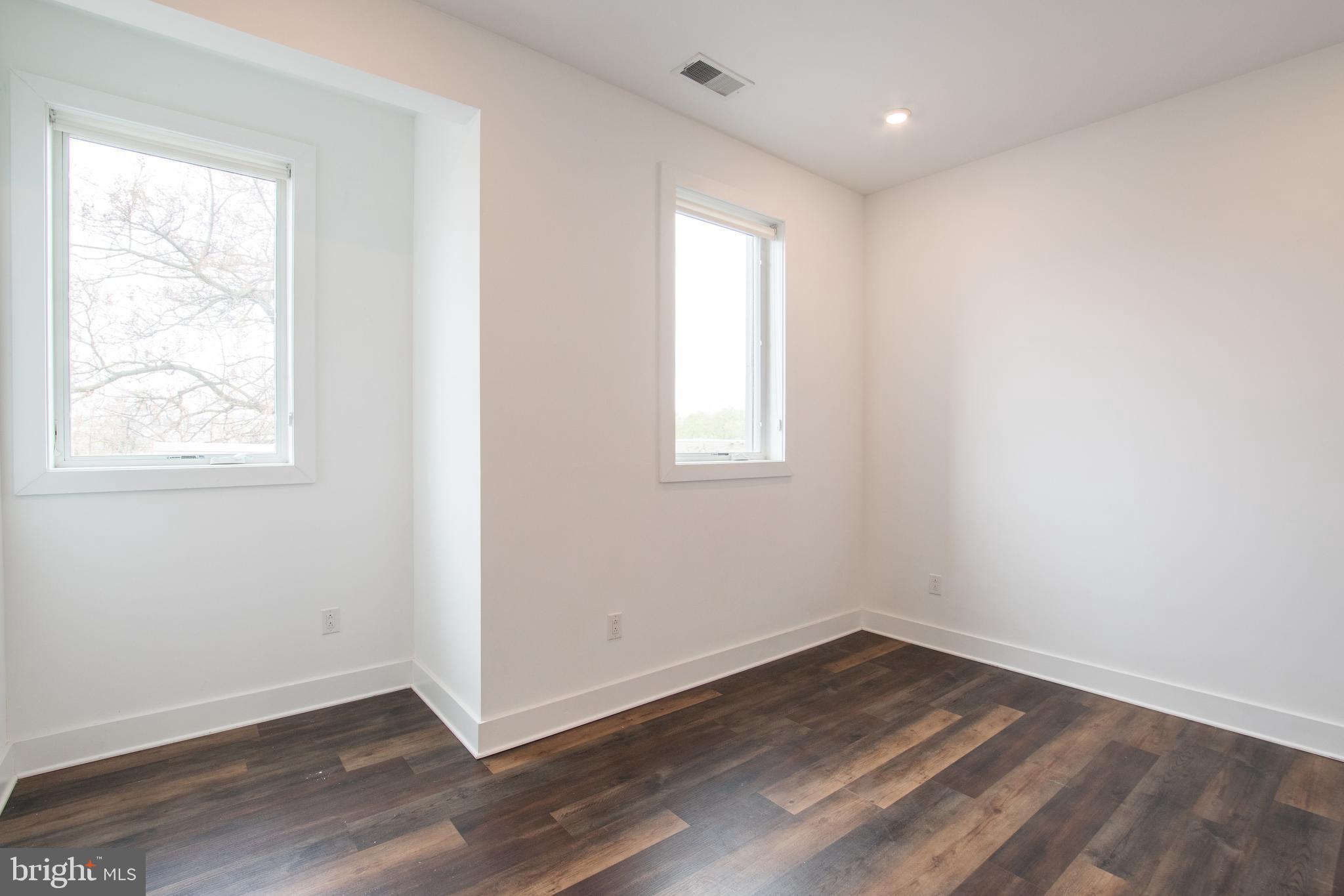 2940 W THOMPSON ST #UNIT 303