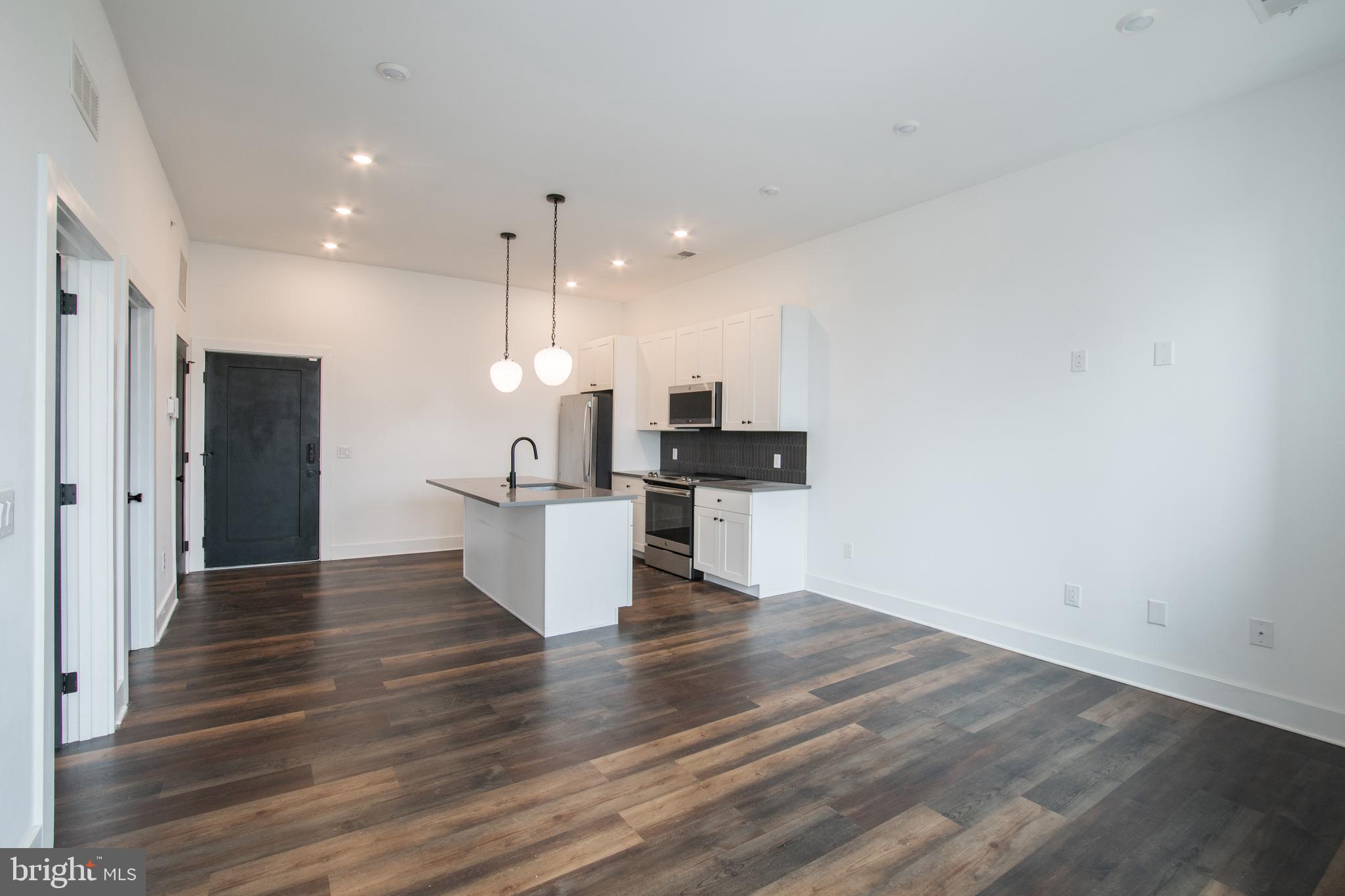 2940 W THOMPSON ST #UNIT 303