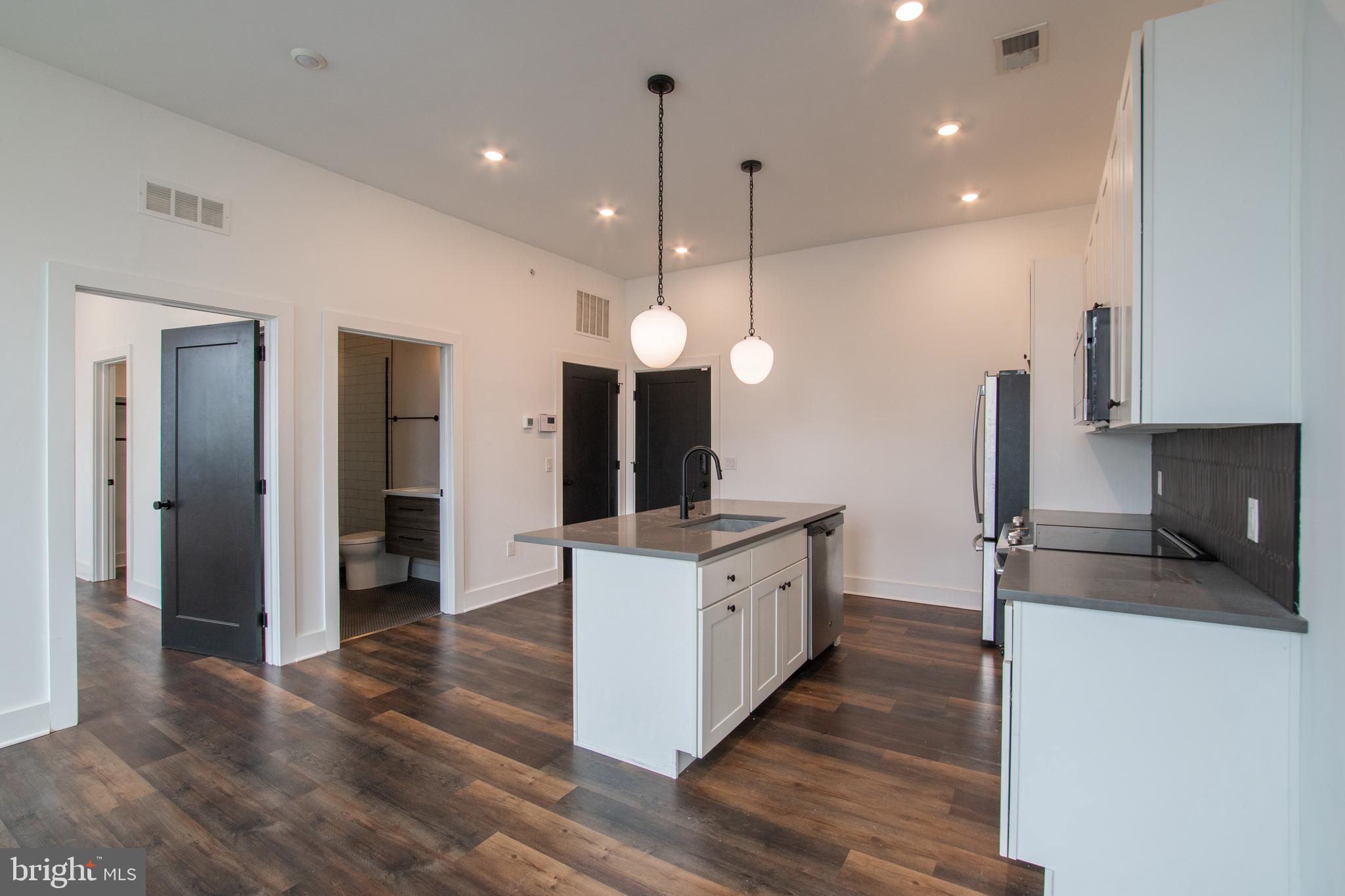 2940 W THOMPSON ST #UNIT 303
