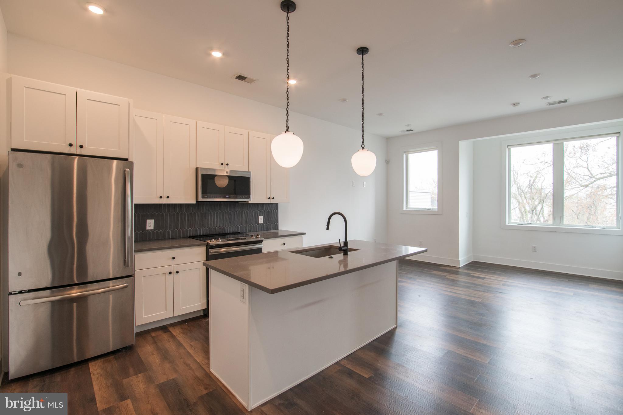 2940 W THOMPSON ST #UNIT 303