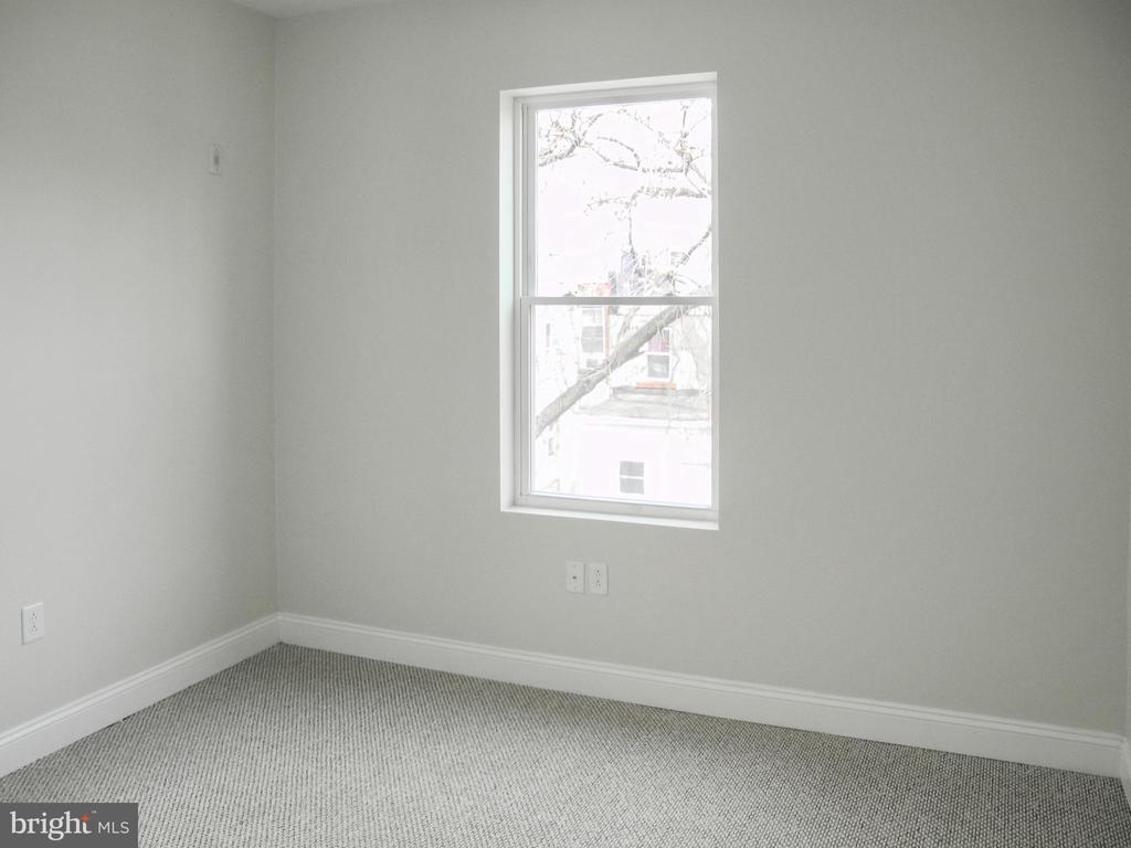 321 N PRESTON ST #UNIT 2
