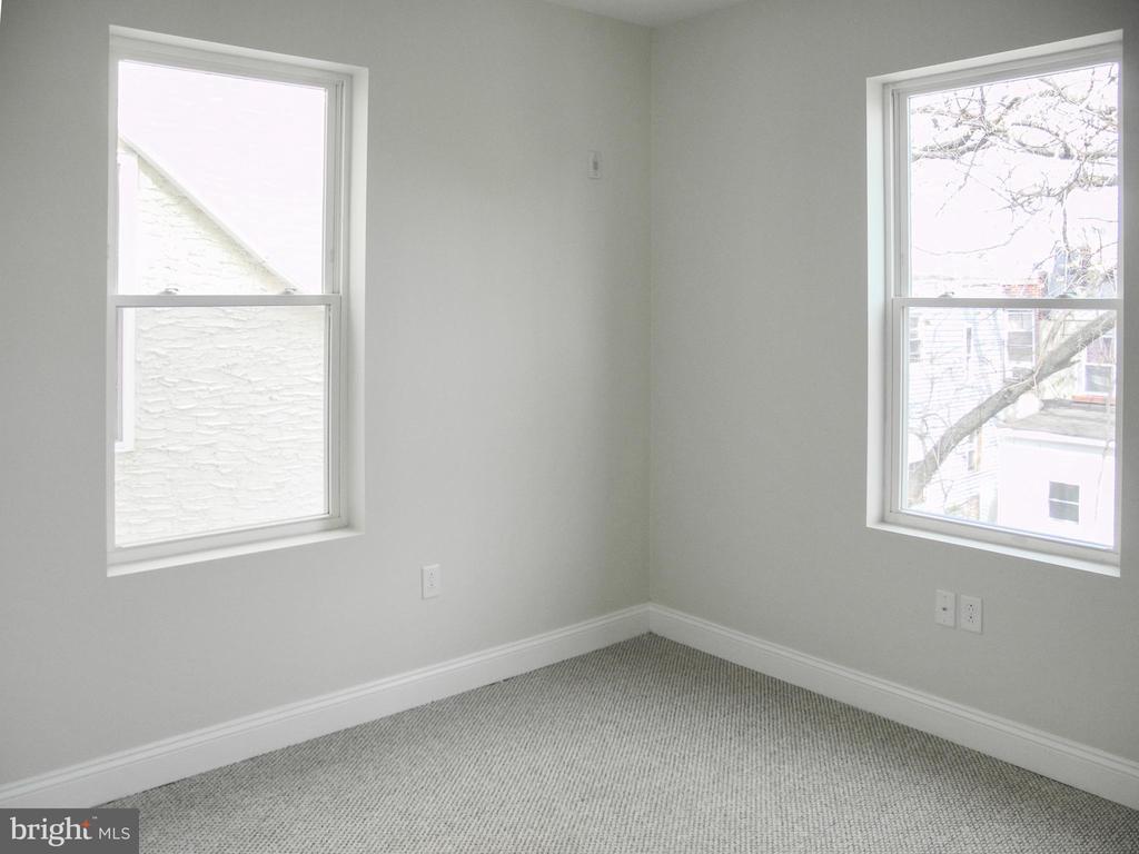 321 N PRESTON ST #UNIT 2