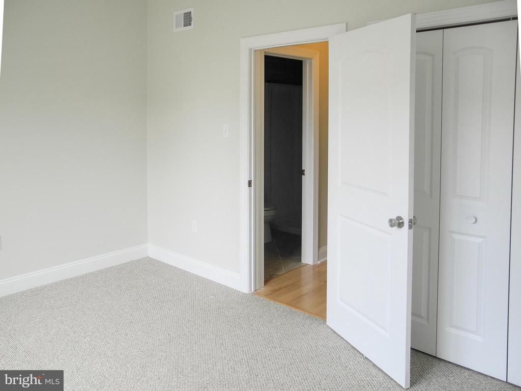 321 N PRESTON ST #UNIT 2