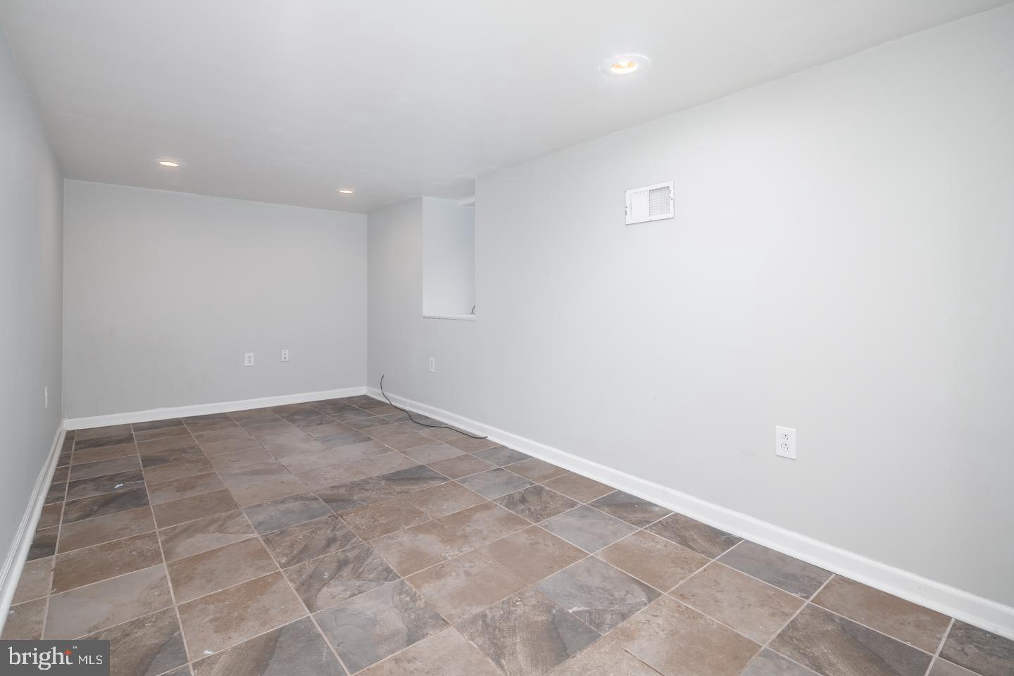 4005 POWELTON AVE #FIRST FLOOR