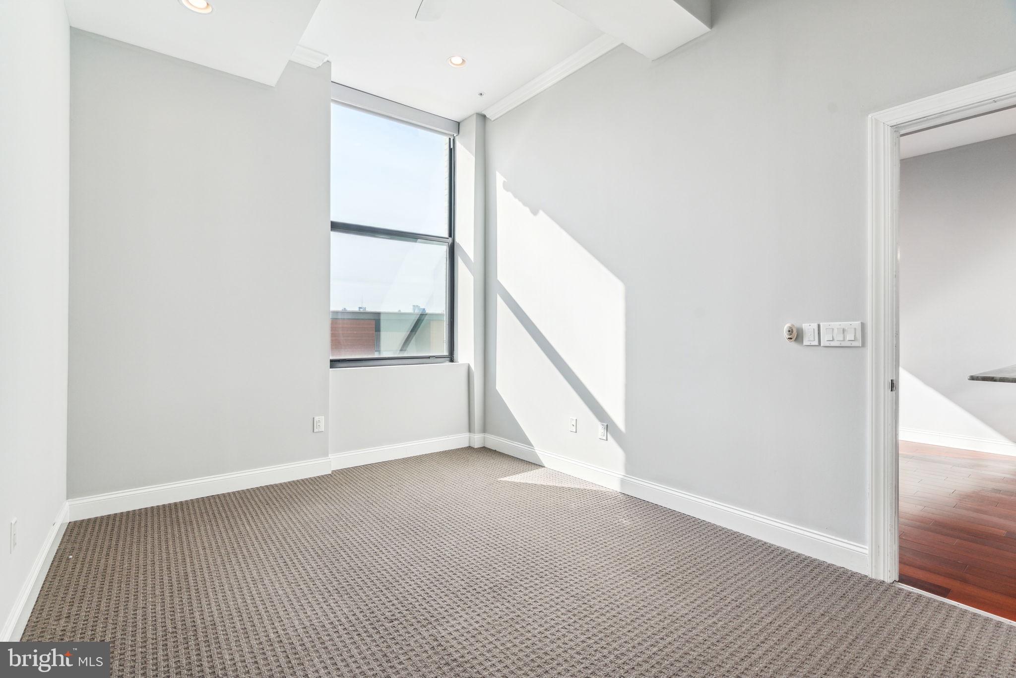 1401-25 N 5TH ST #607