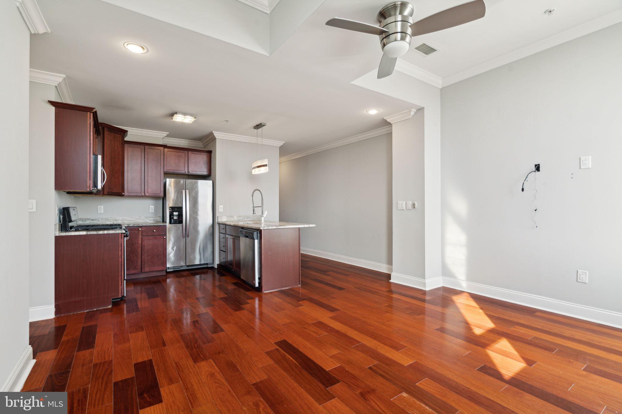 1401-25 N 5TH ST #204