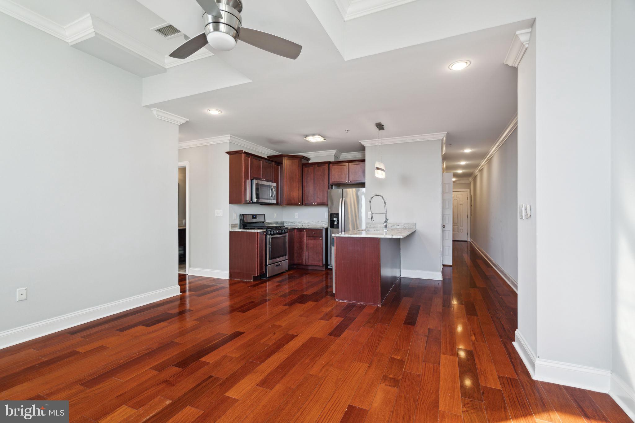 1401-25 N 5TH ST #204