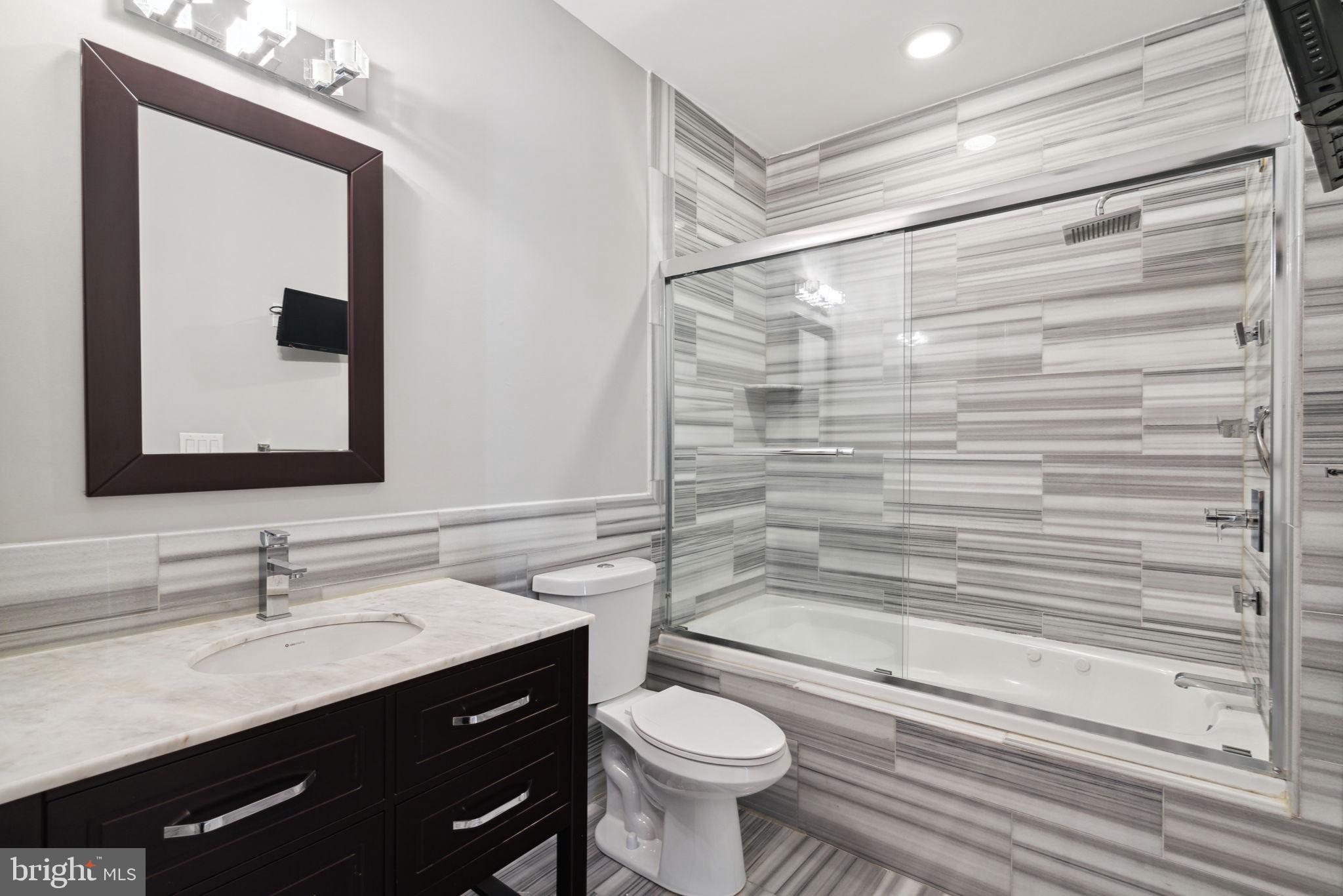 1401-25 N 5TH ST #204