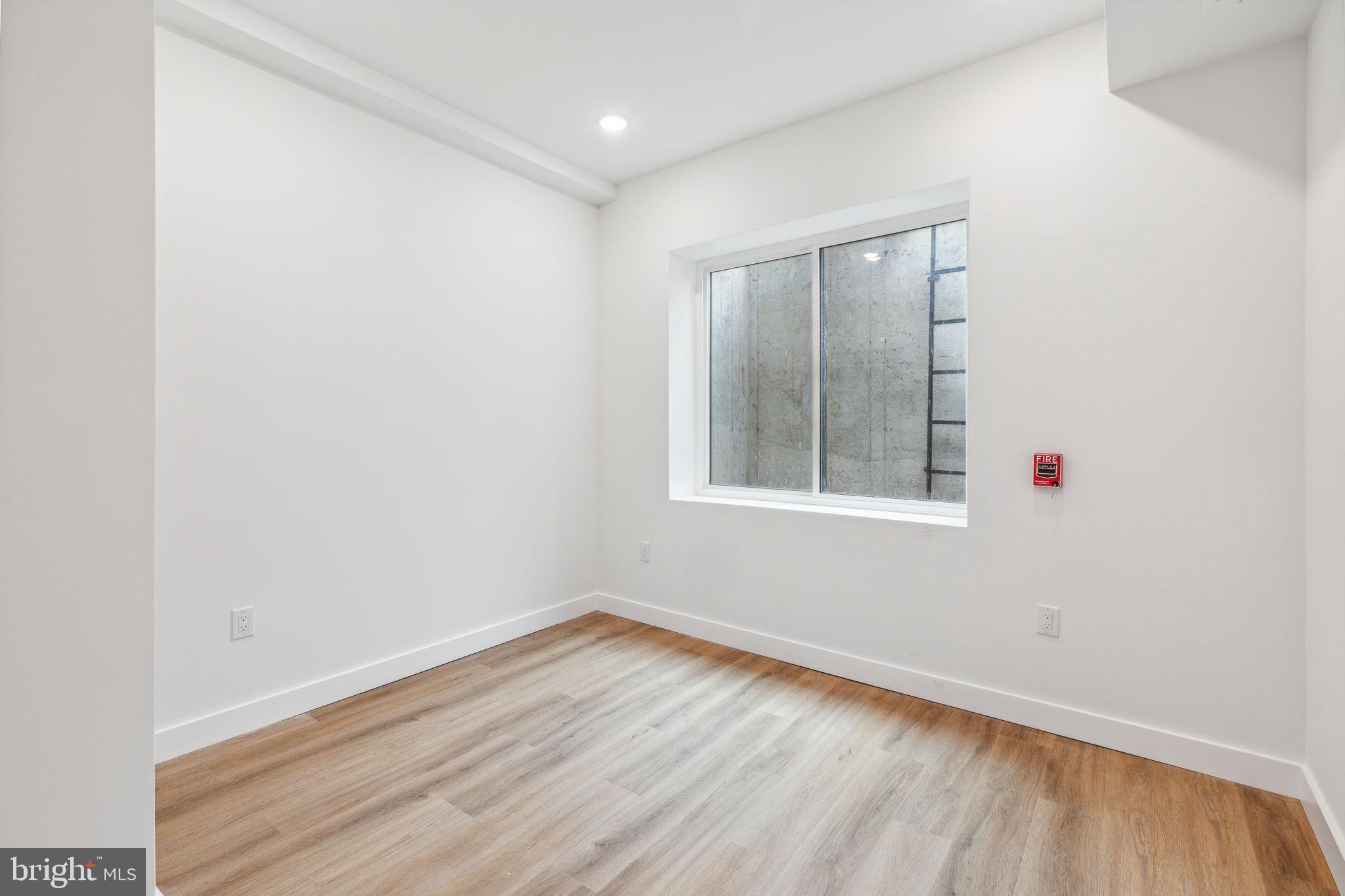 417 W CUMBERLAND ST #1