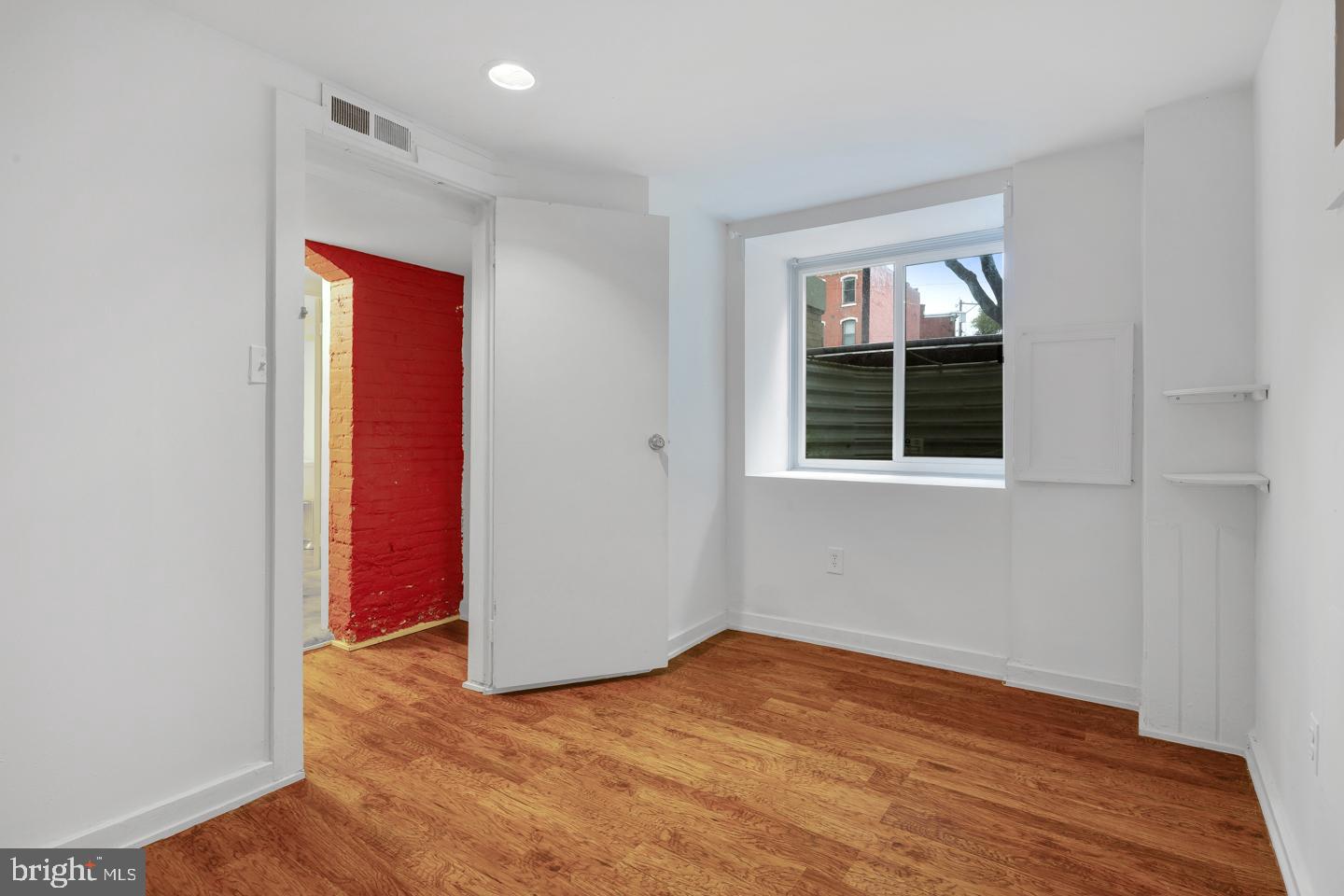 3512 LANCASTER AVE #1E
