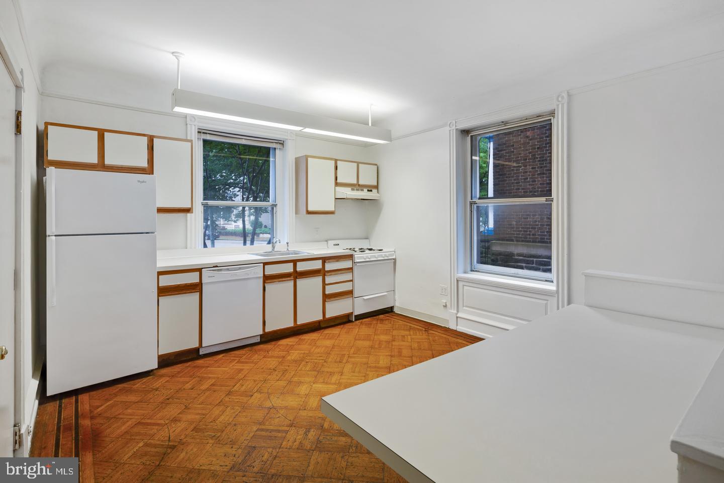 3512 LANCASTER AVE #1E