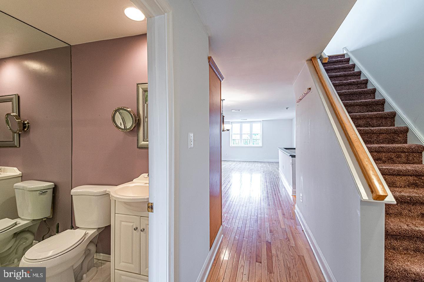 1635 E PASSYUNK AVE #2ND FLR
