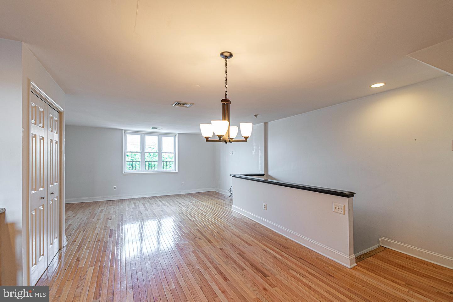 1635 E PASSYUNK AVE #2ND FLR
