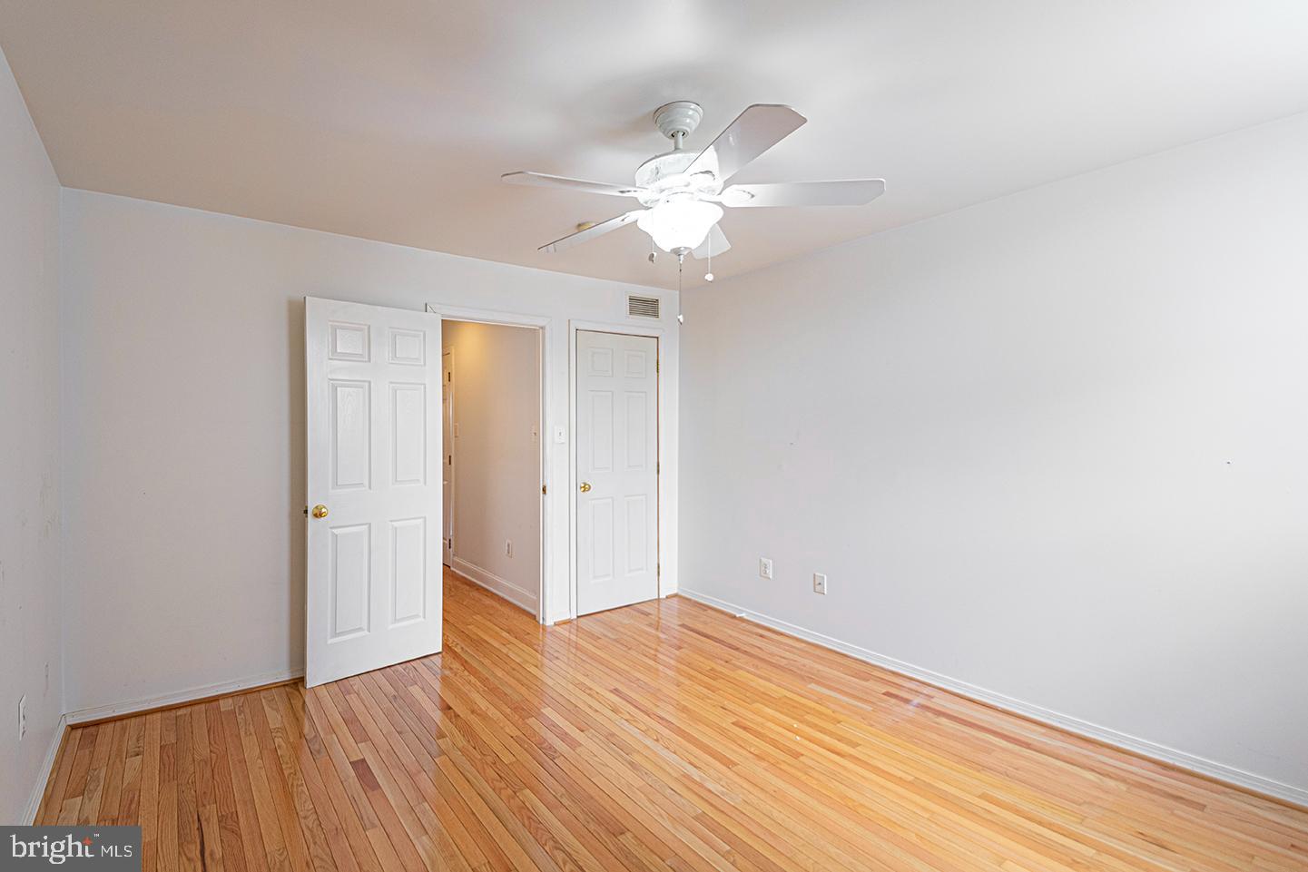 1635 E PASSYUNK AVE #2ND FLR