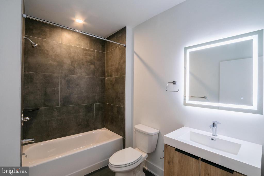 2235 WASHINGTON AVE #UNIT 208