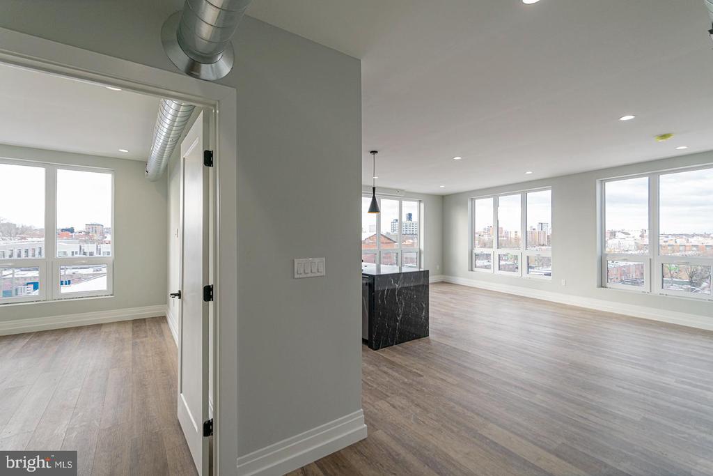 526 BROWN ST #UNIT 601
