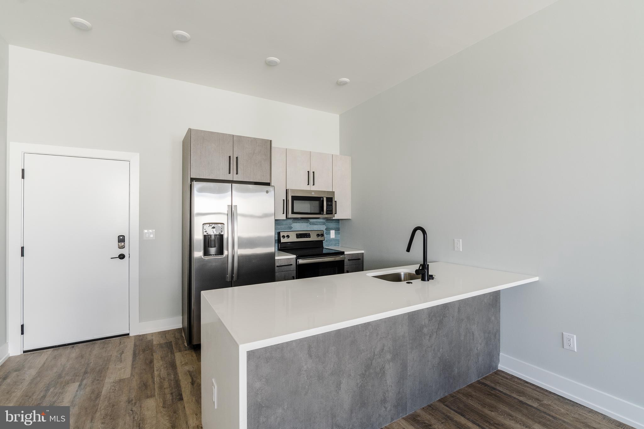 2233 N 7TH ST #UNIT 319