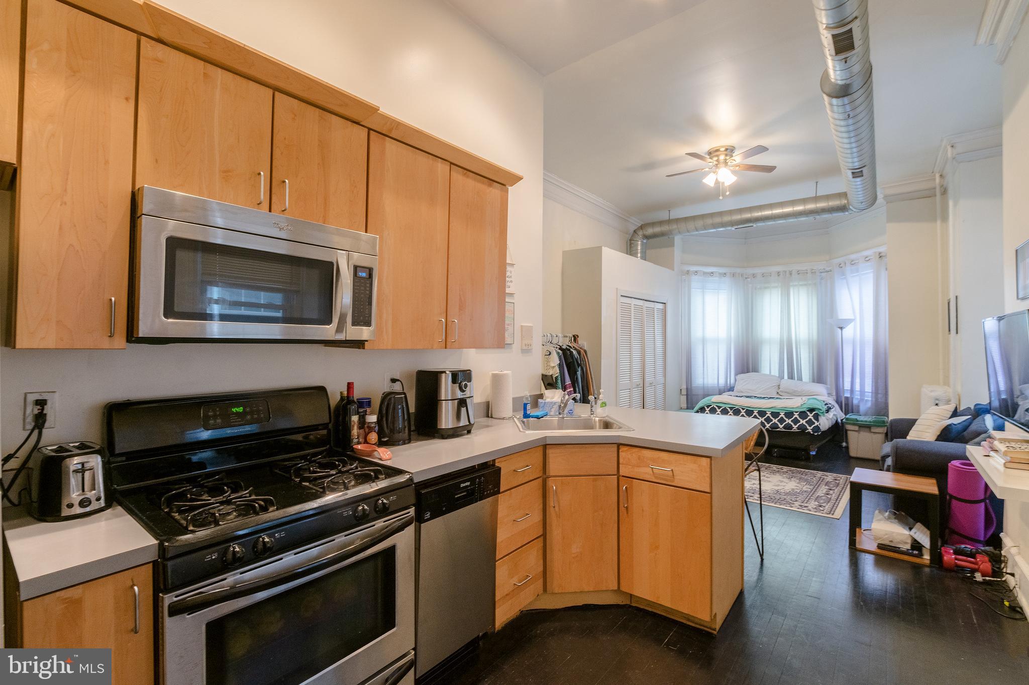 523 PINE ST #UNIT 2R
