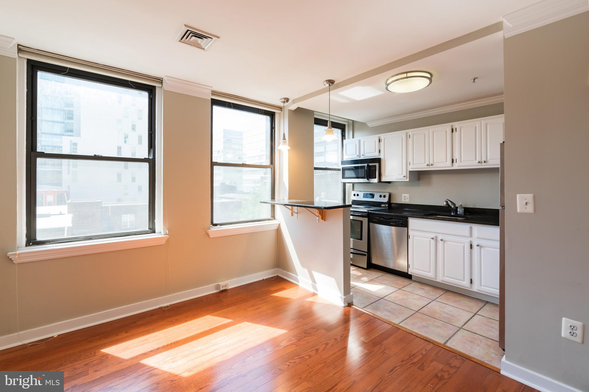 1939 CHESTNUT ST #UNIT 4B