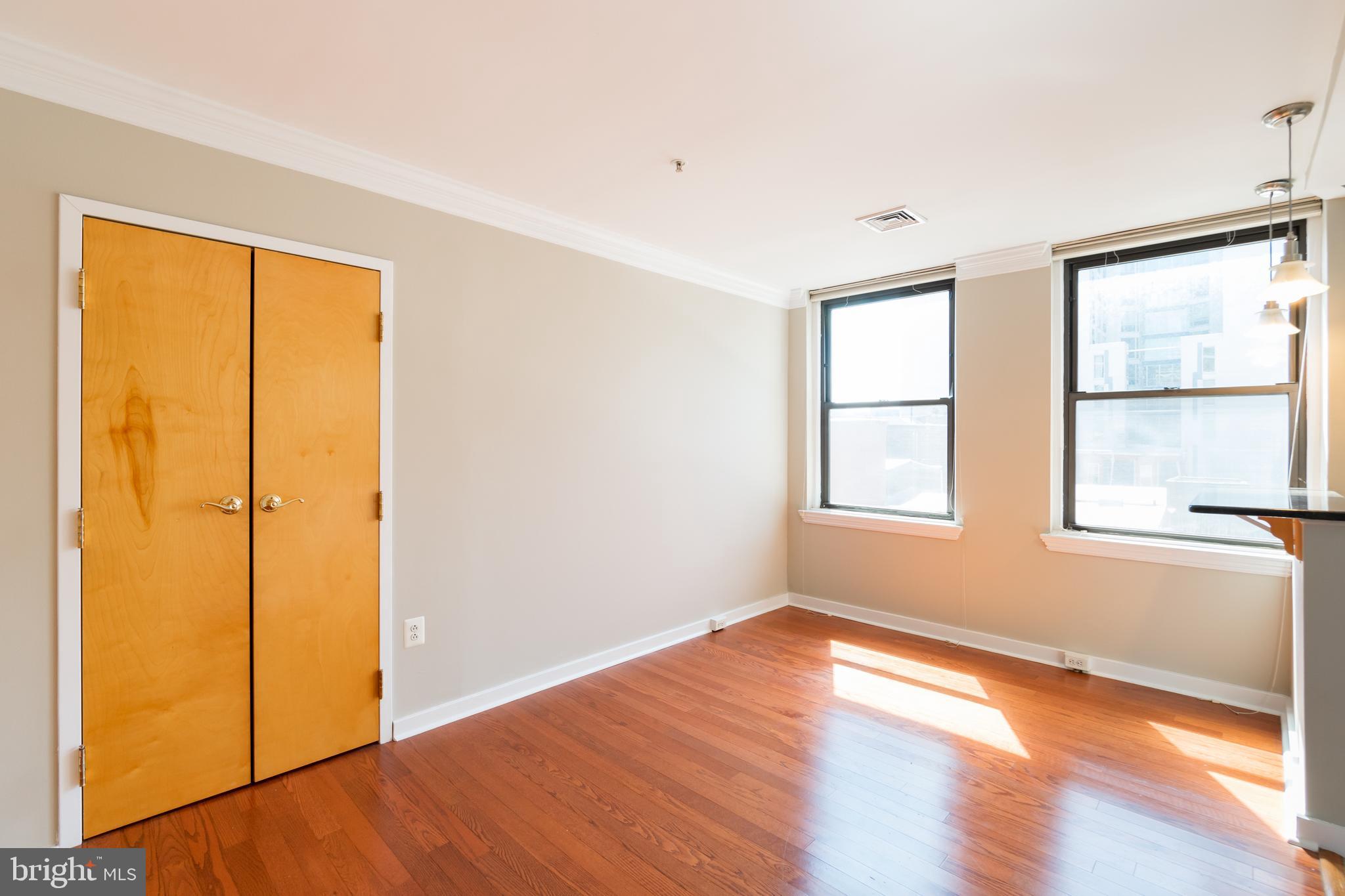 1939 CHESTNUT ST #UNIT 4B