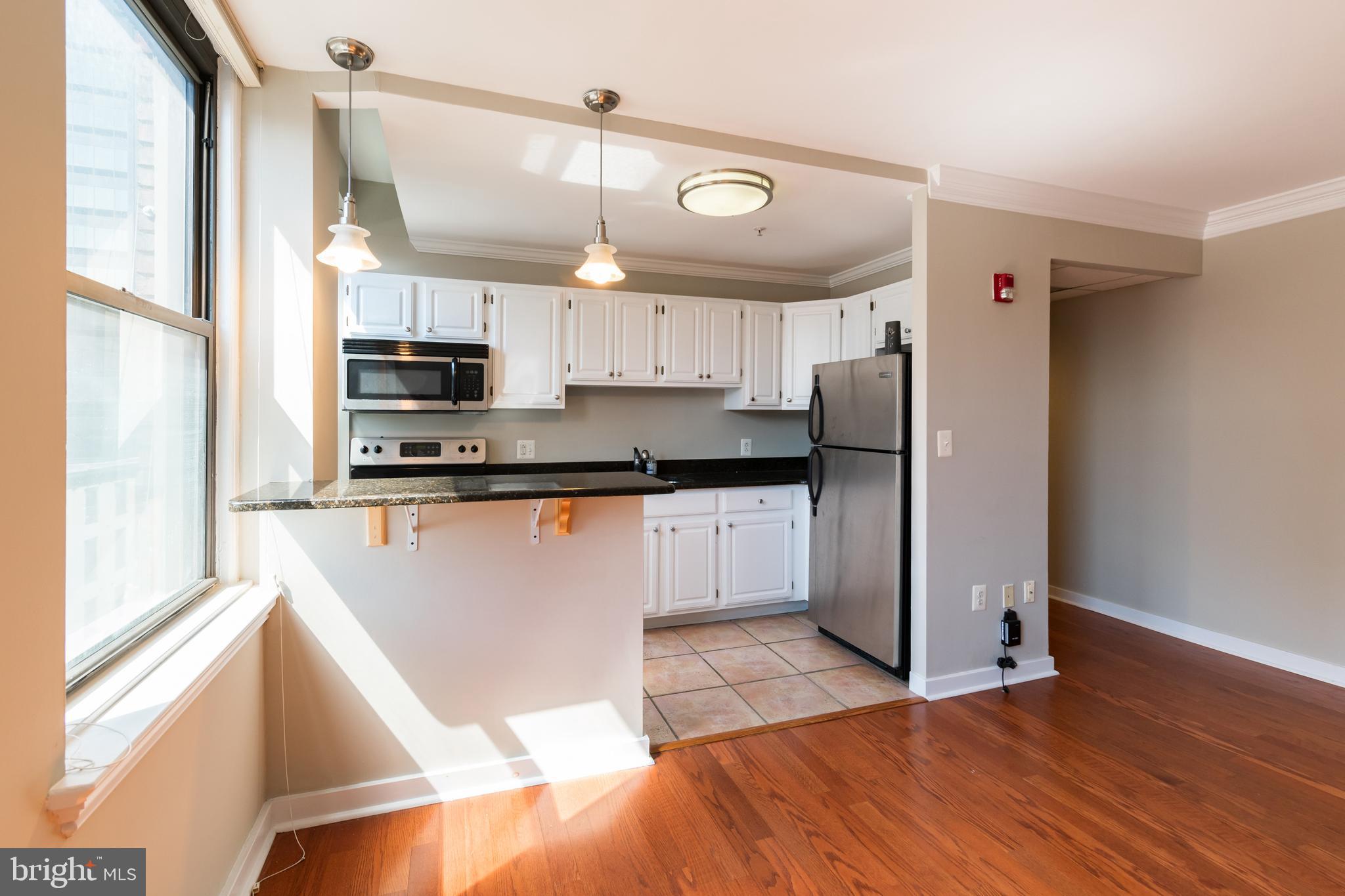 1939 CHESTNUT ST #UNIT 4B