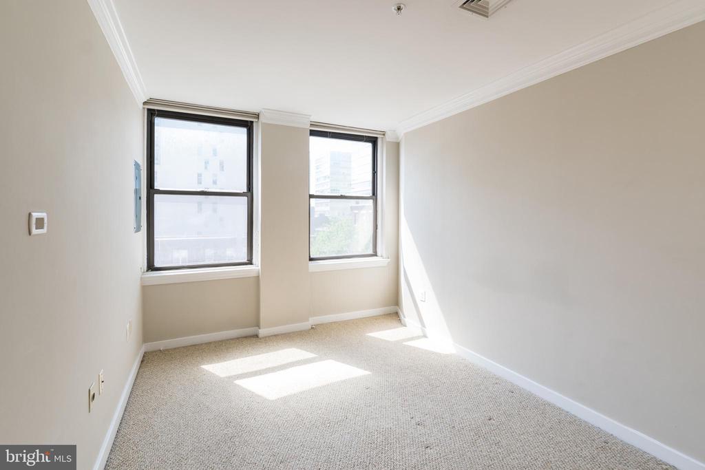 1939 CHESTNUT ST #UNIT 4B