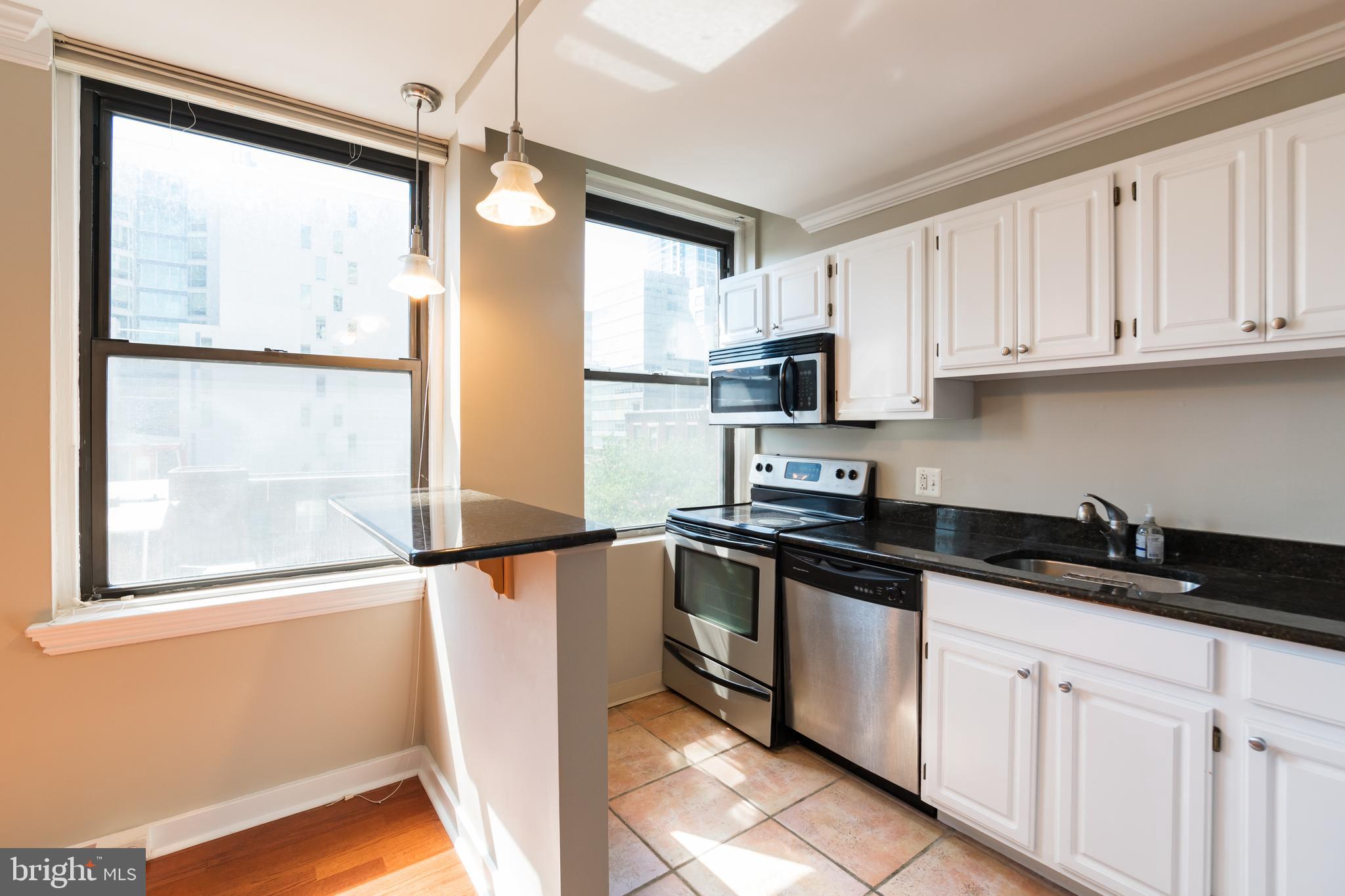 1939 CHESTNUT ST #UNIT 4B