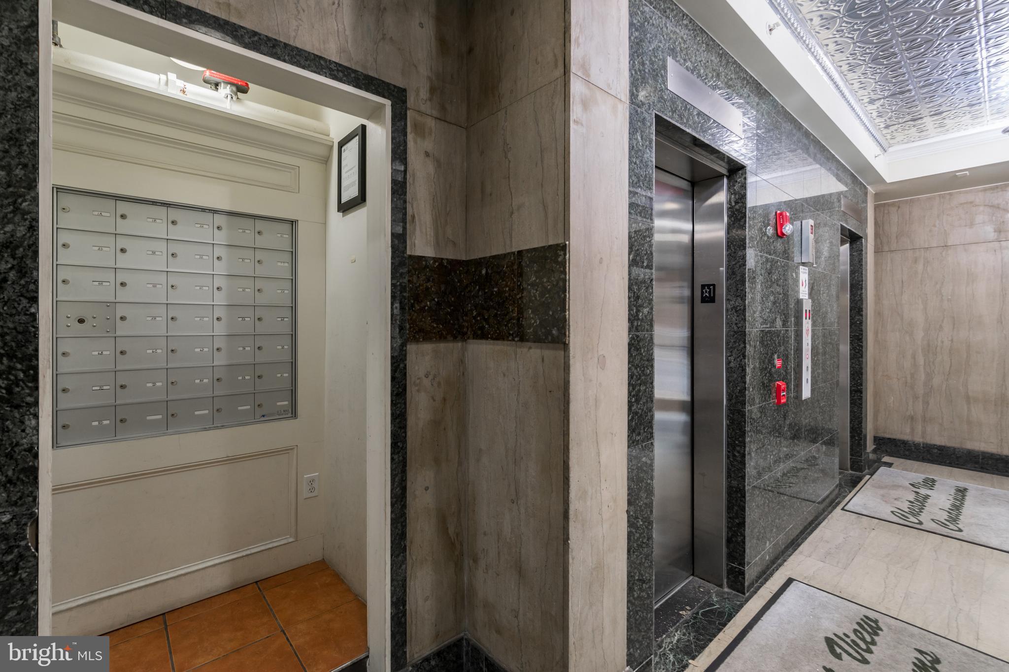 1939 CHESTNUT ST #UNIT 4B