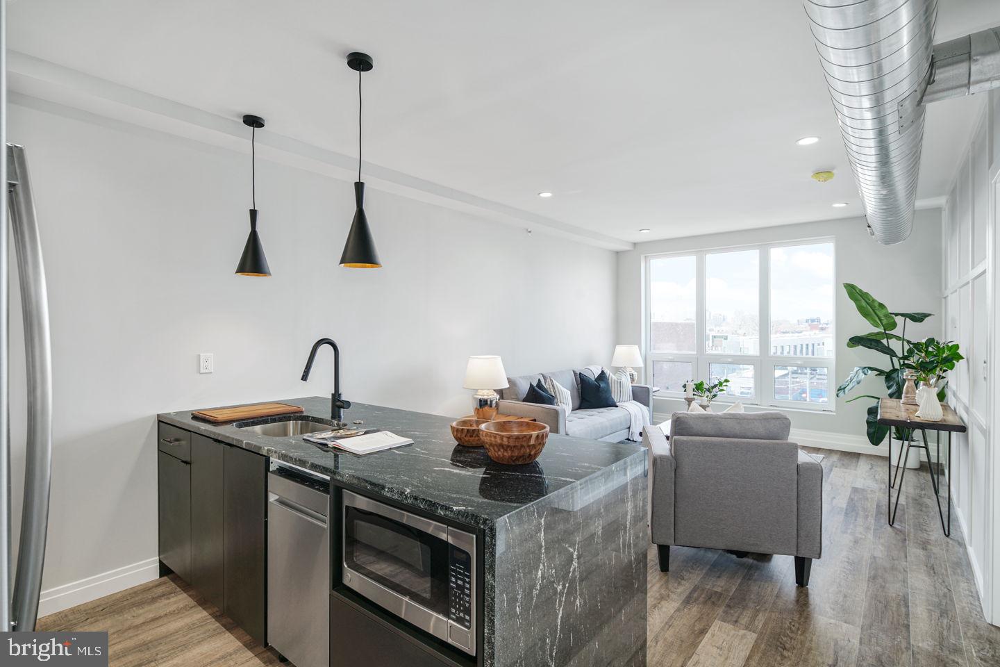 526 BROWN ST #UNIT 607