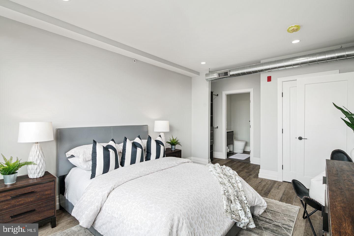 526 BROWN ST #UNIT 607