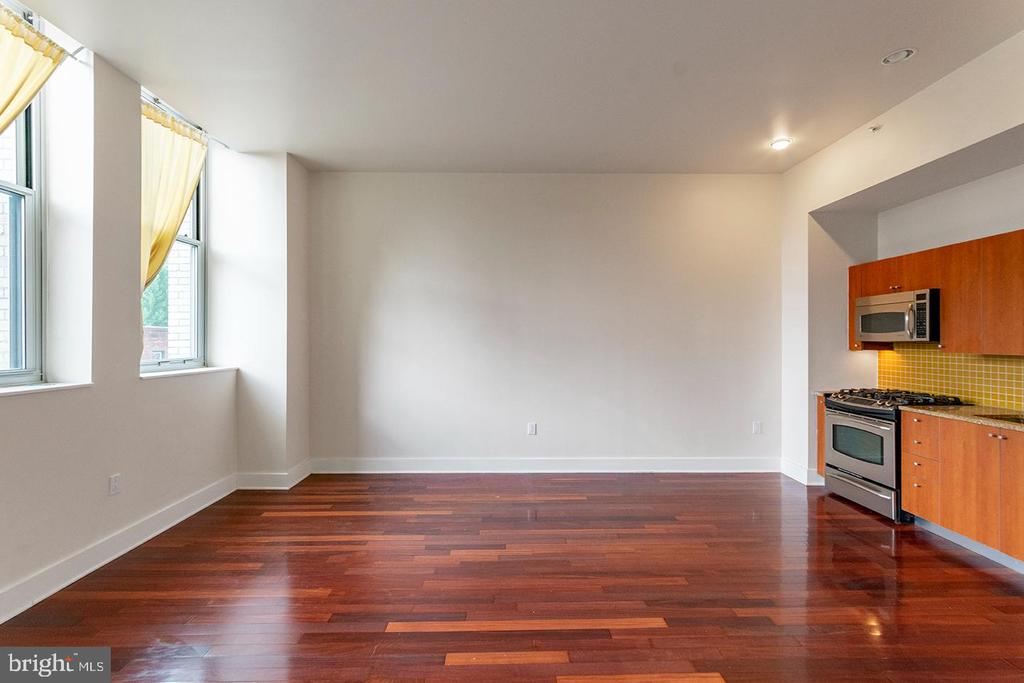 1111 LOCUST ST #UNIT 3D