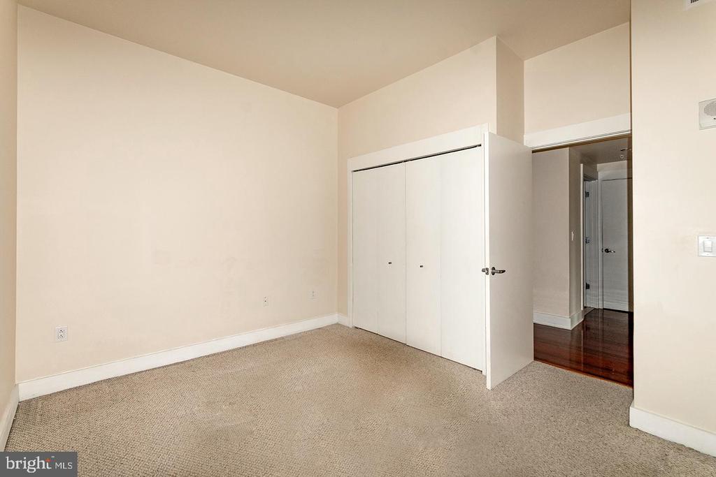 1111 LOCUST ST #UNIT 3D