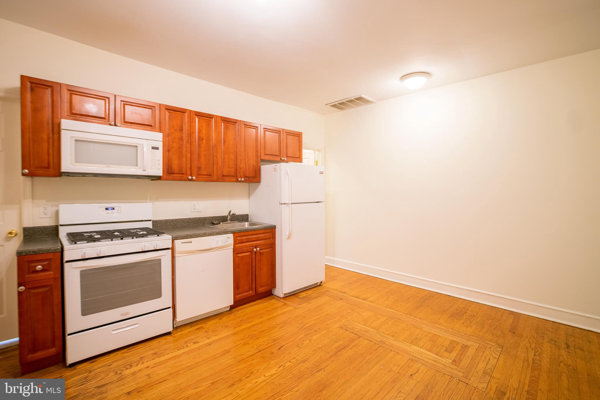 4244 SPRUCE ST #UNIT 3R