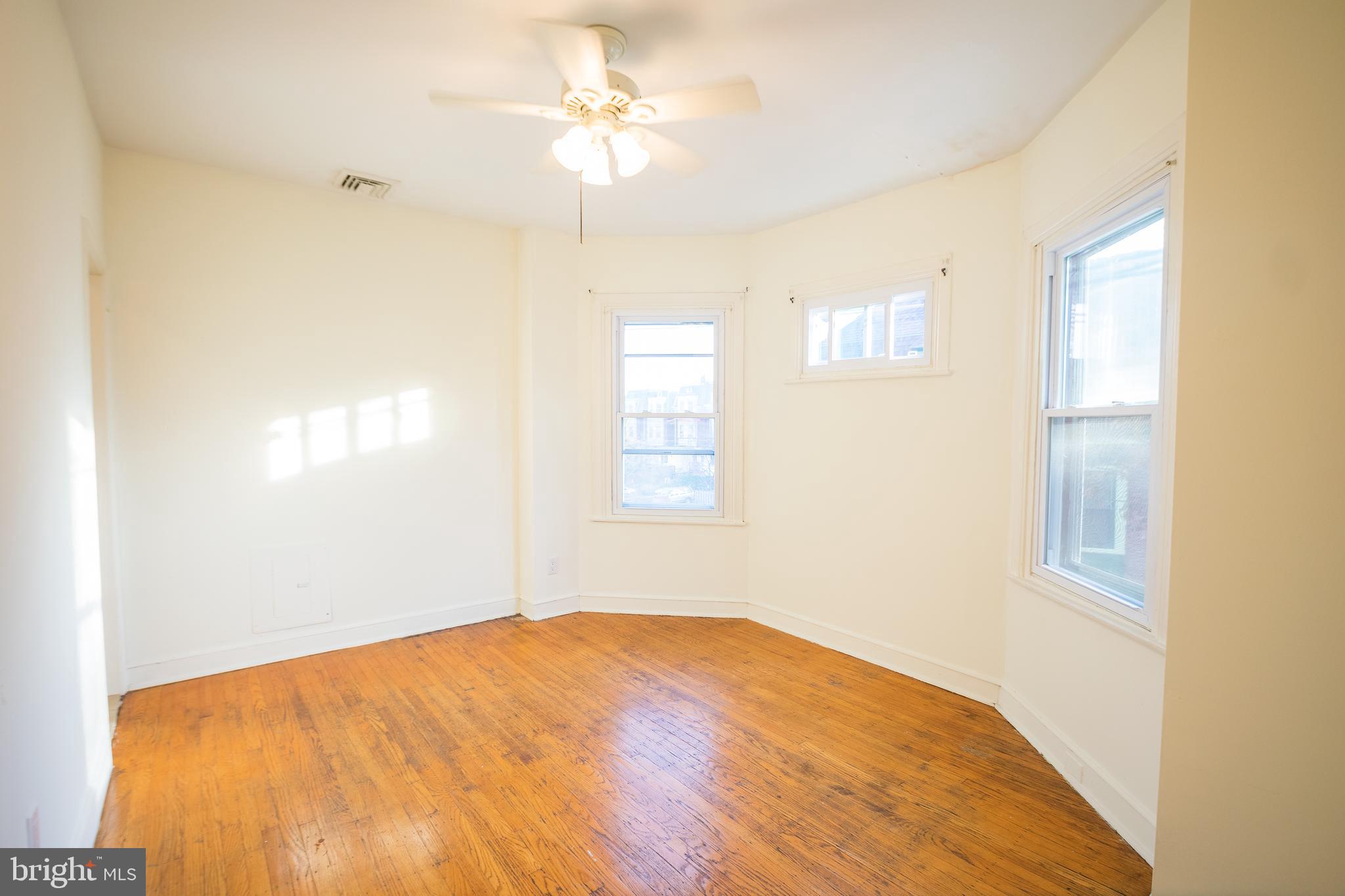 4244 SPRUCE ST #UNIT 3R