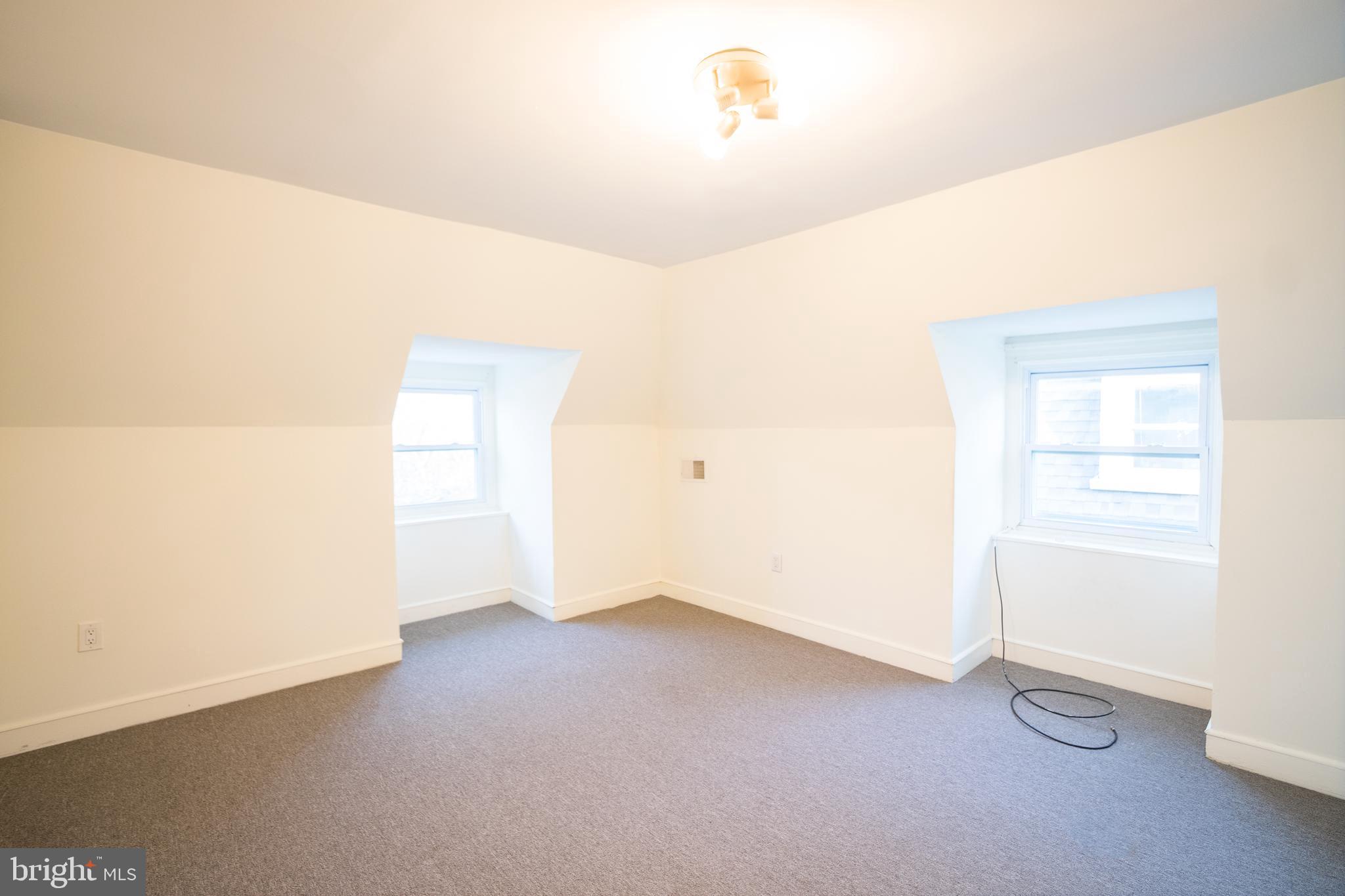 4244 SPRUCE ST #UNIT 3R