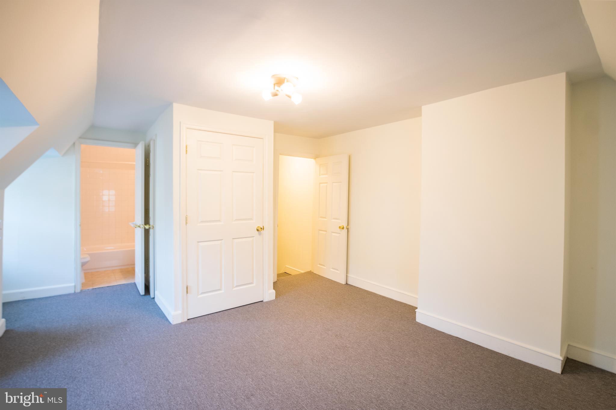 4244 SPRUCE ST #UNIT 3R