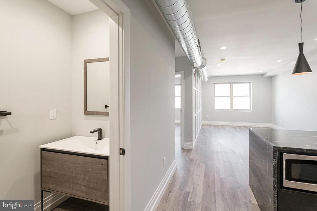 526 BROWN ST #UNIT 203