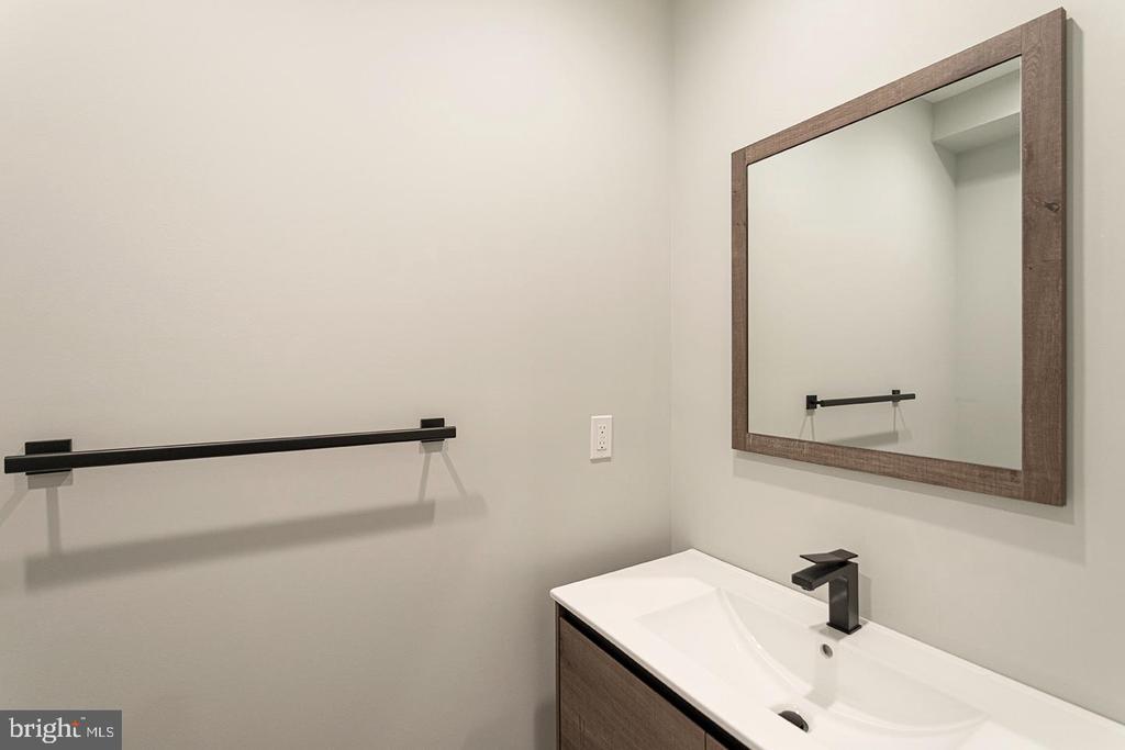 526 BROWN ST #UNIT 203