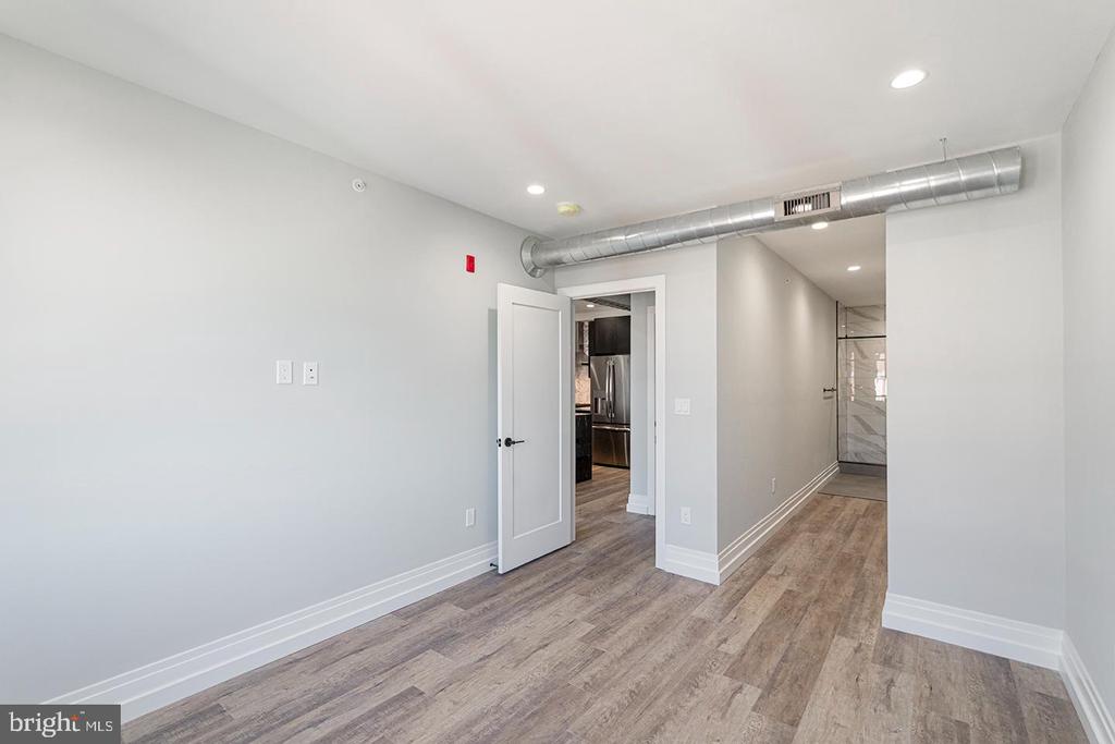 526 BROWN ST #UNIT 203